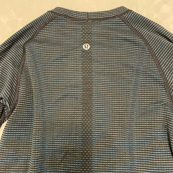 Lululemon Long Sleeve top size 4 - Picture 5 of 5